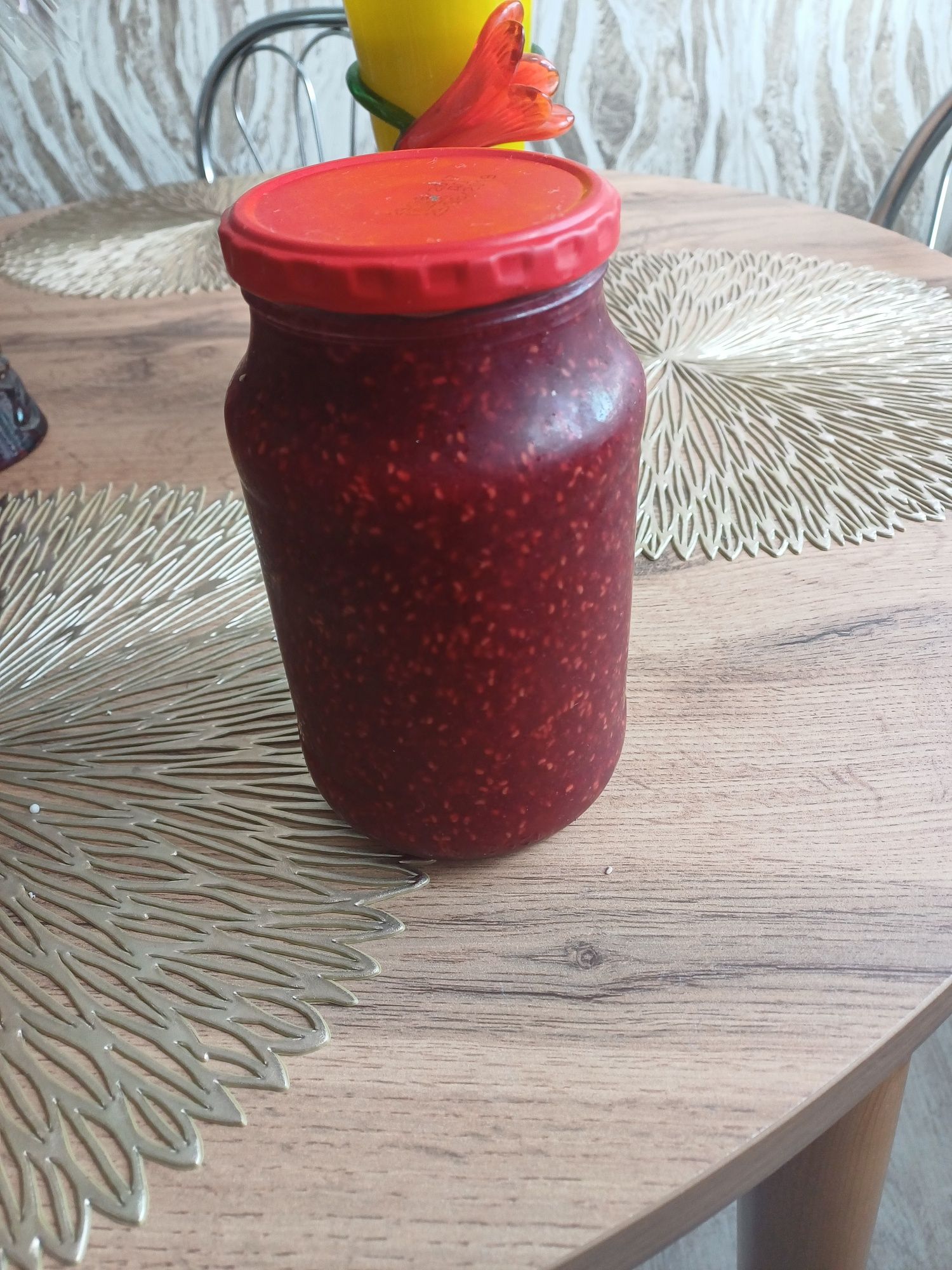 Продам домашние варенье из малины.