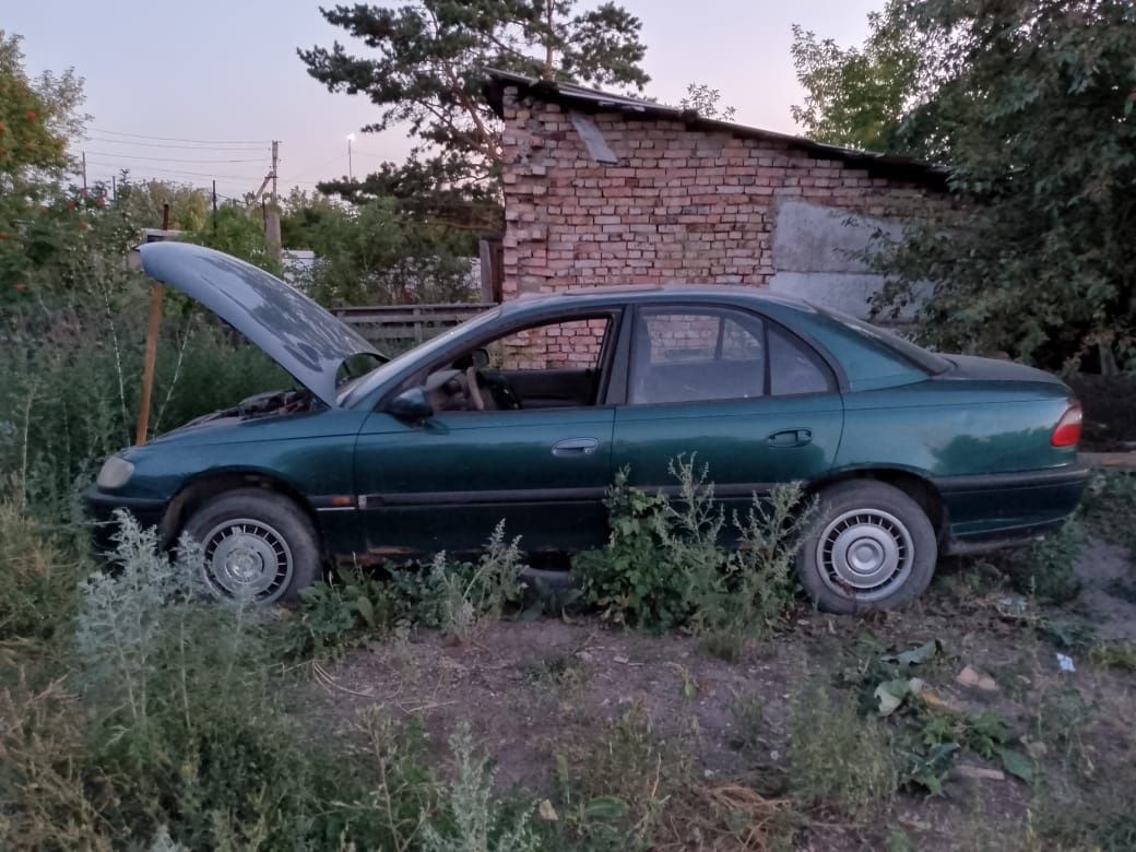 В запасе есть два фари. Документы в порядке