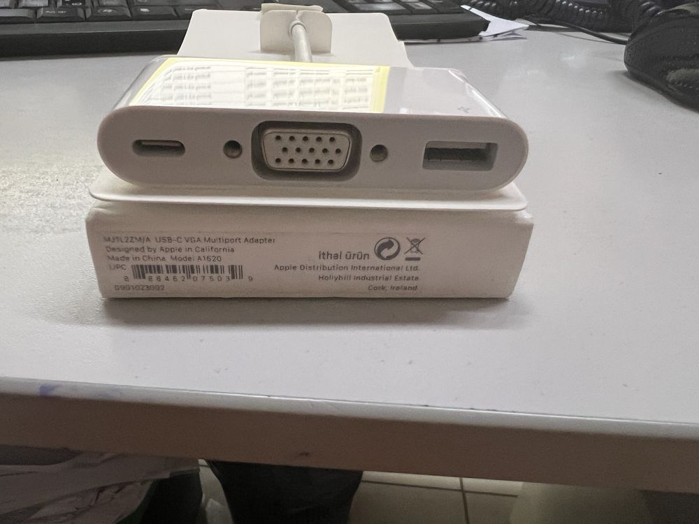 Переходник Apple USB-C-VGA MJ1L2 белый