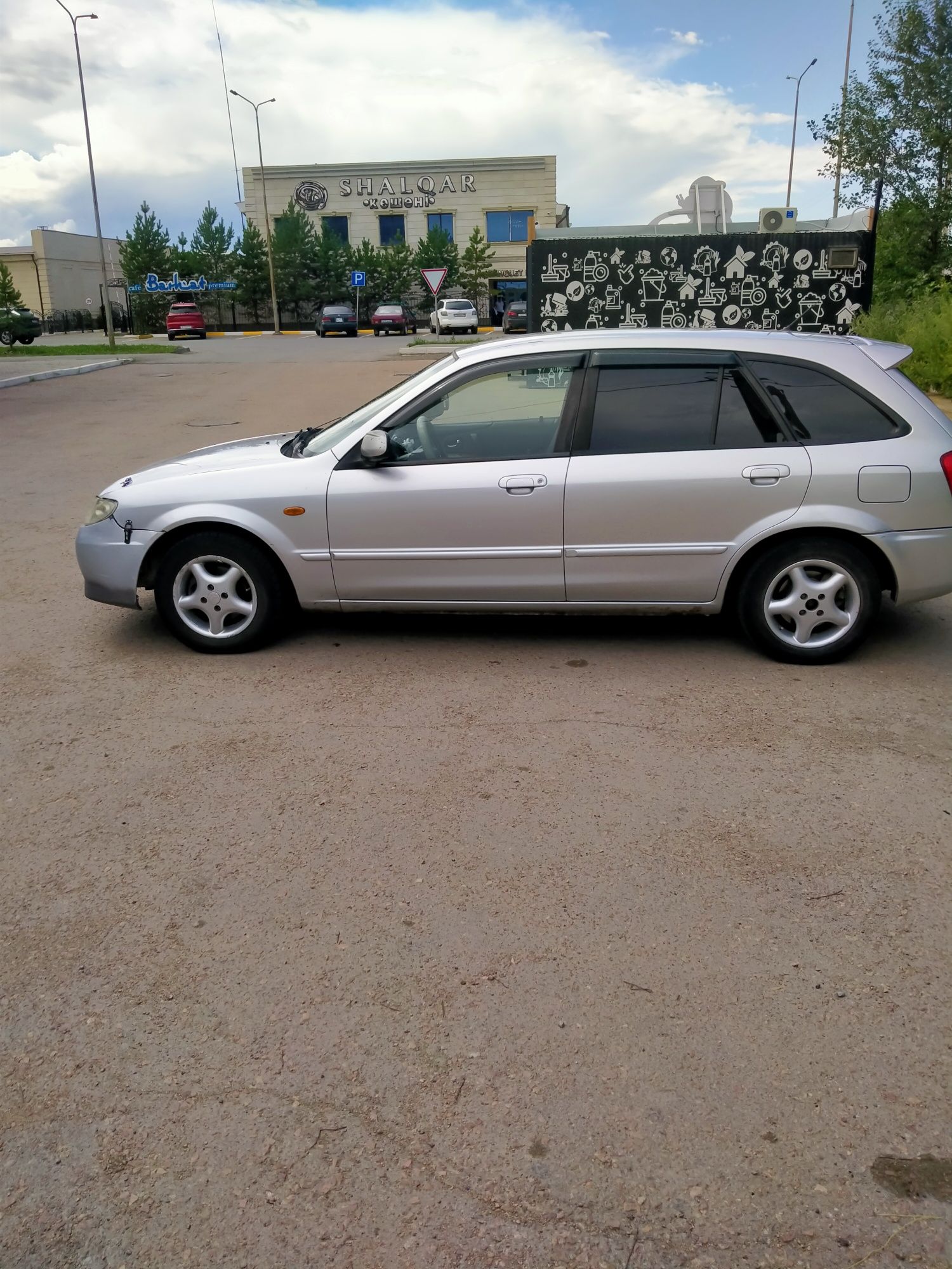 Продам Мазду 323