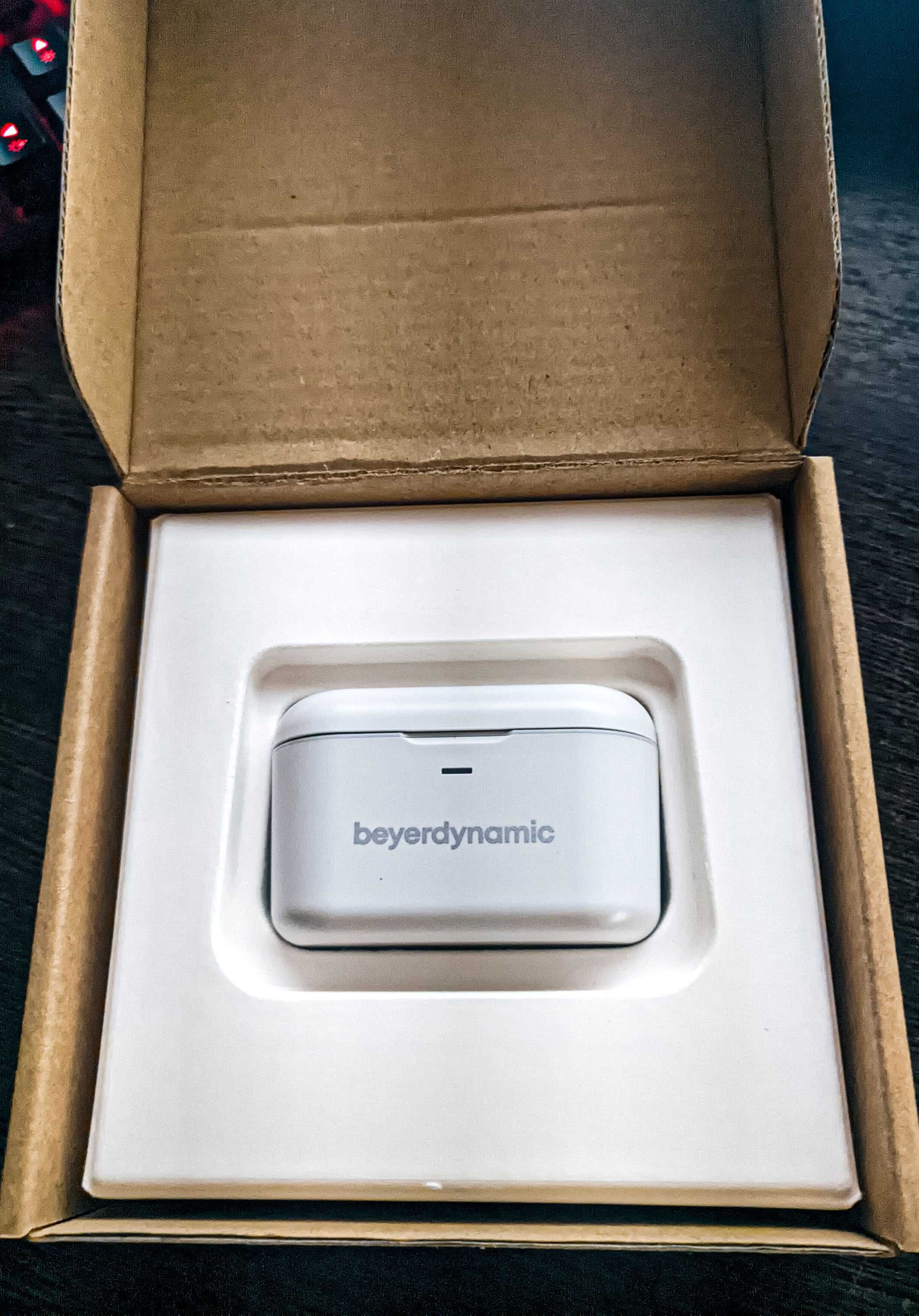 Срочно Топовые Наушники Beyerdynamic Free BYRD , Grey