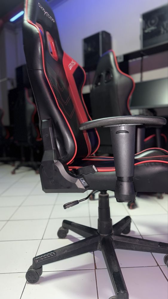 Игровое кресло Dxracer prince