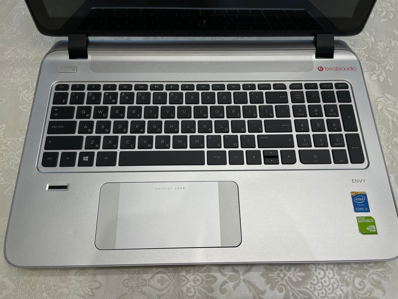 HP ENVY 15 Ноутбук