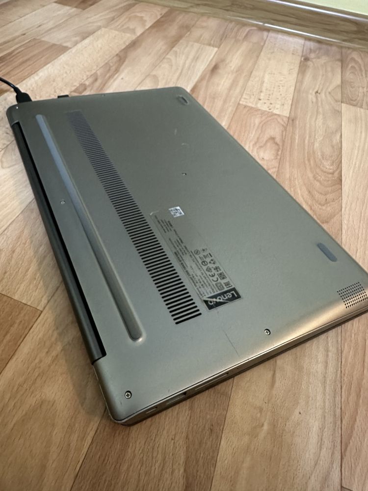 Продам ноутбук Lenovo Ideapad 330S-15IKB GTX1050