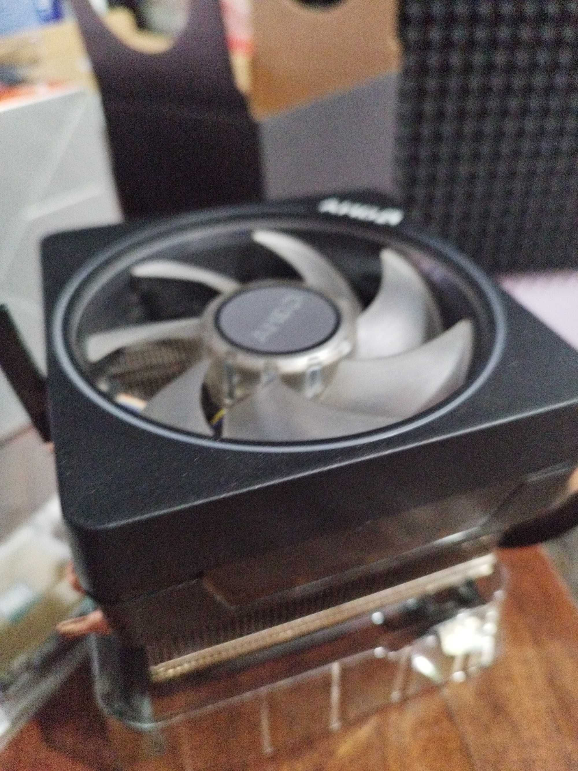 Ryzen 3700x  box с кулером AMD