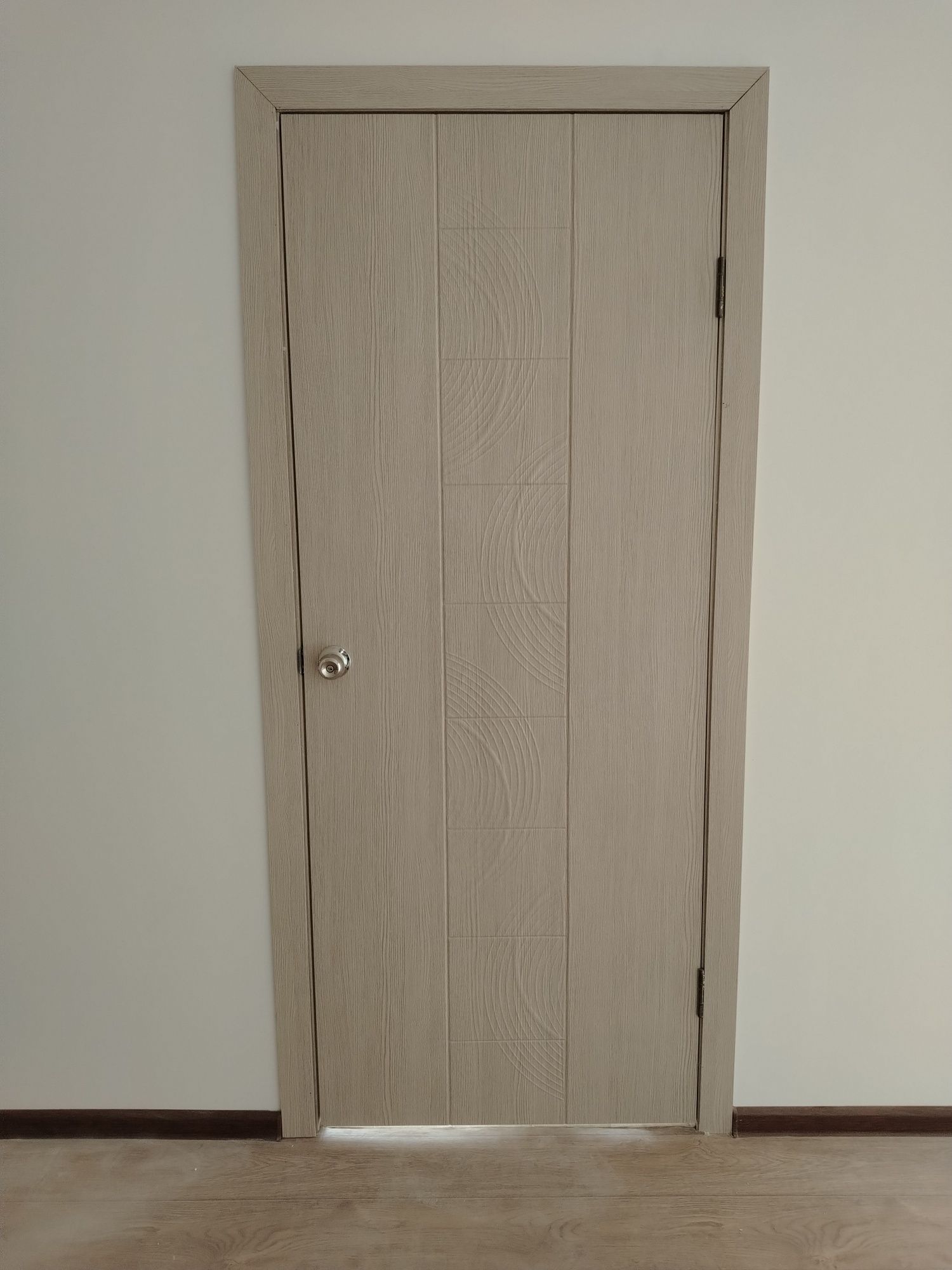 Продам межкомнатные двери р-80