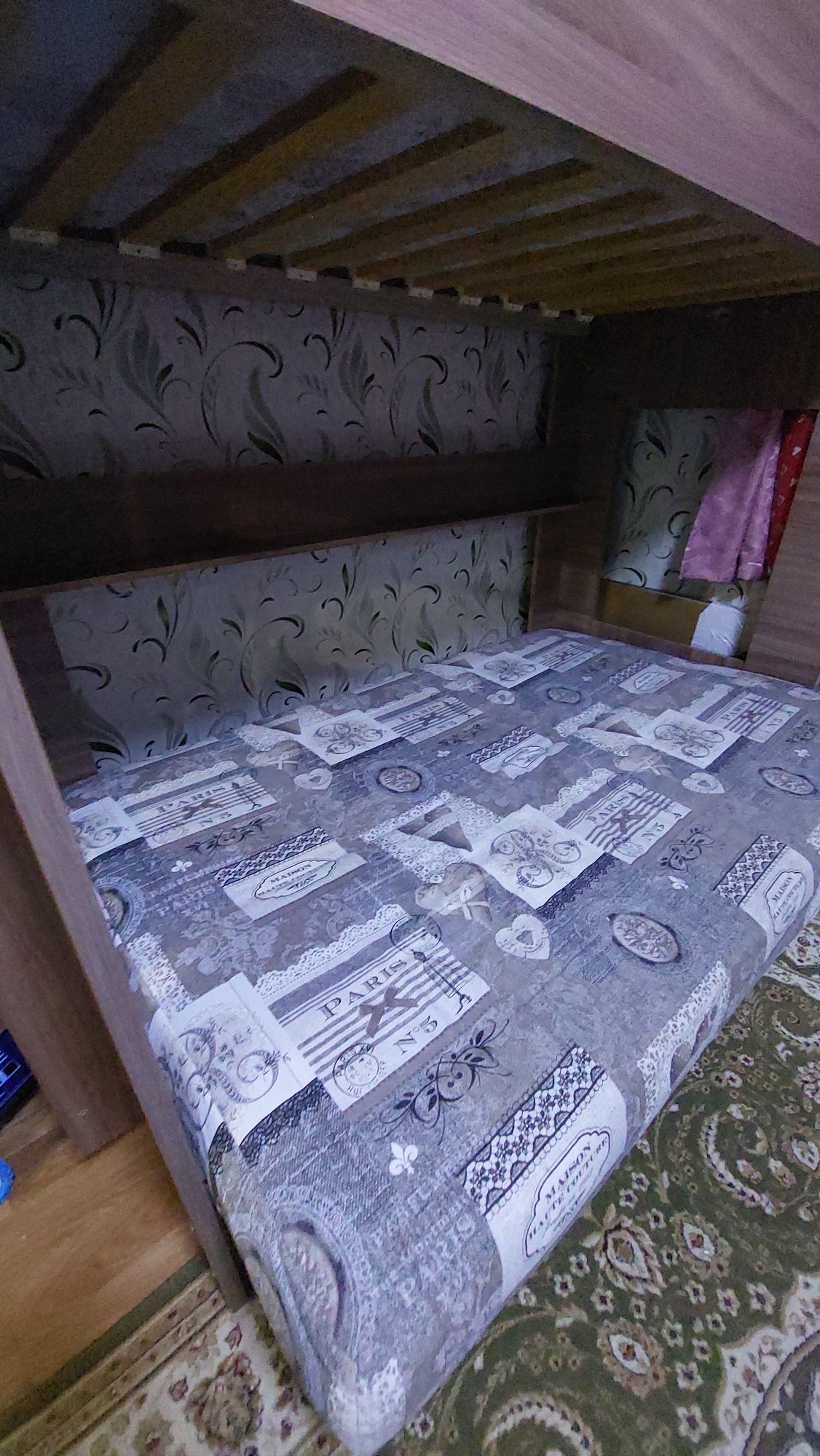 Кровать двухярусная продам
