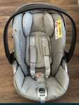 Продам Автокресло Cybex с базой для автомобиля