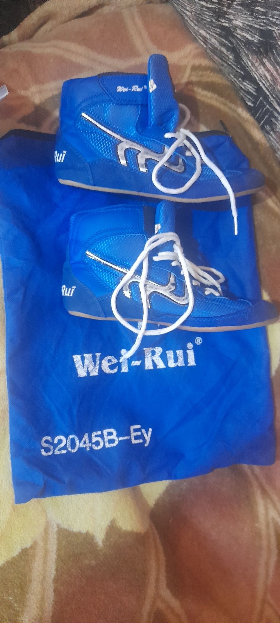 Продам форму для борьбы asics