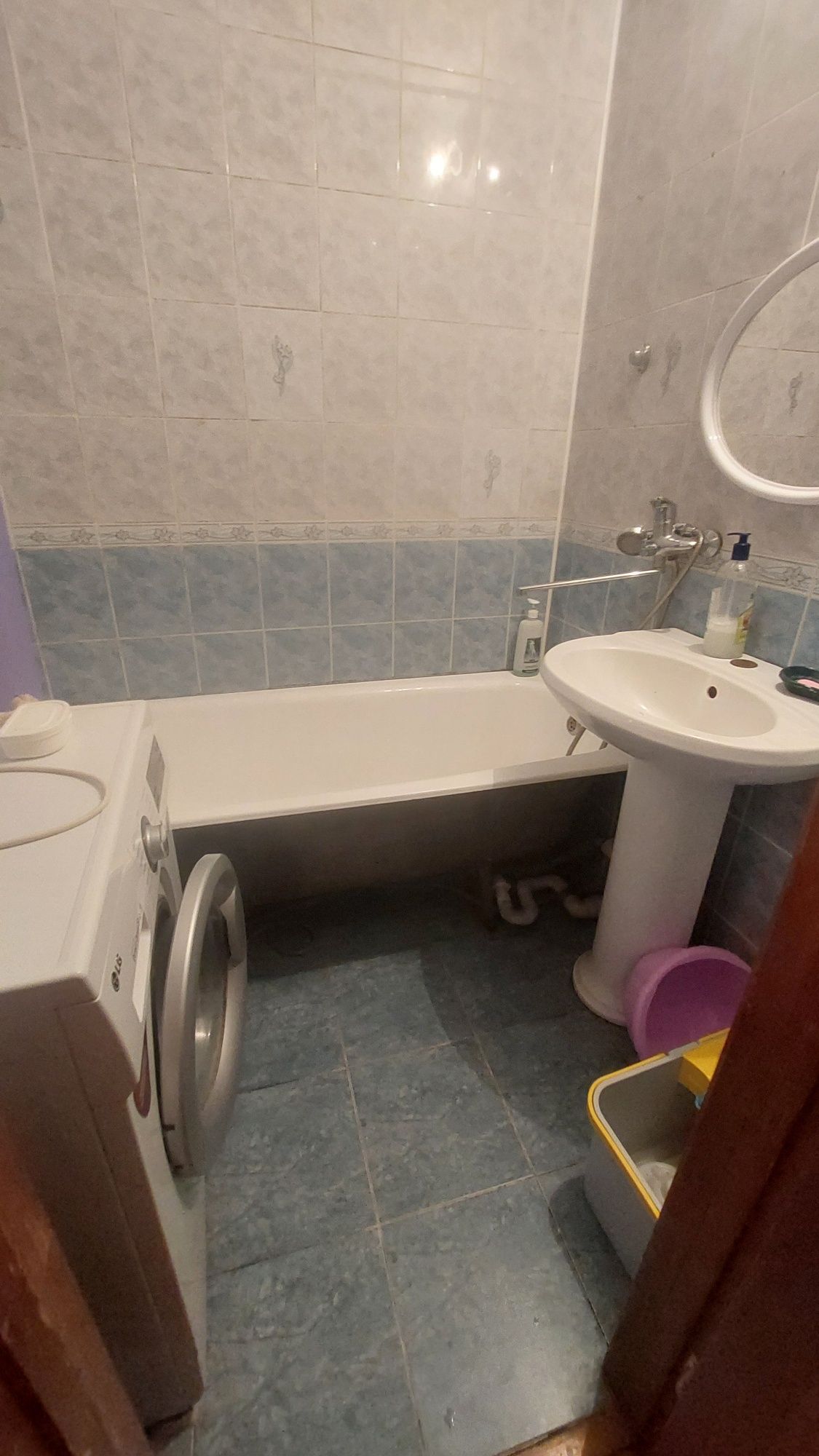 Продам 2-х комнатную квартиру по А. Молдагулова, в центре города