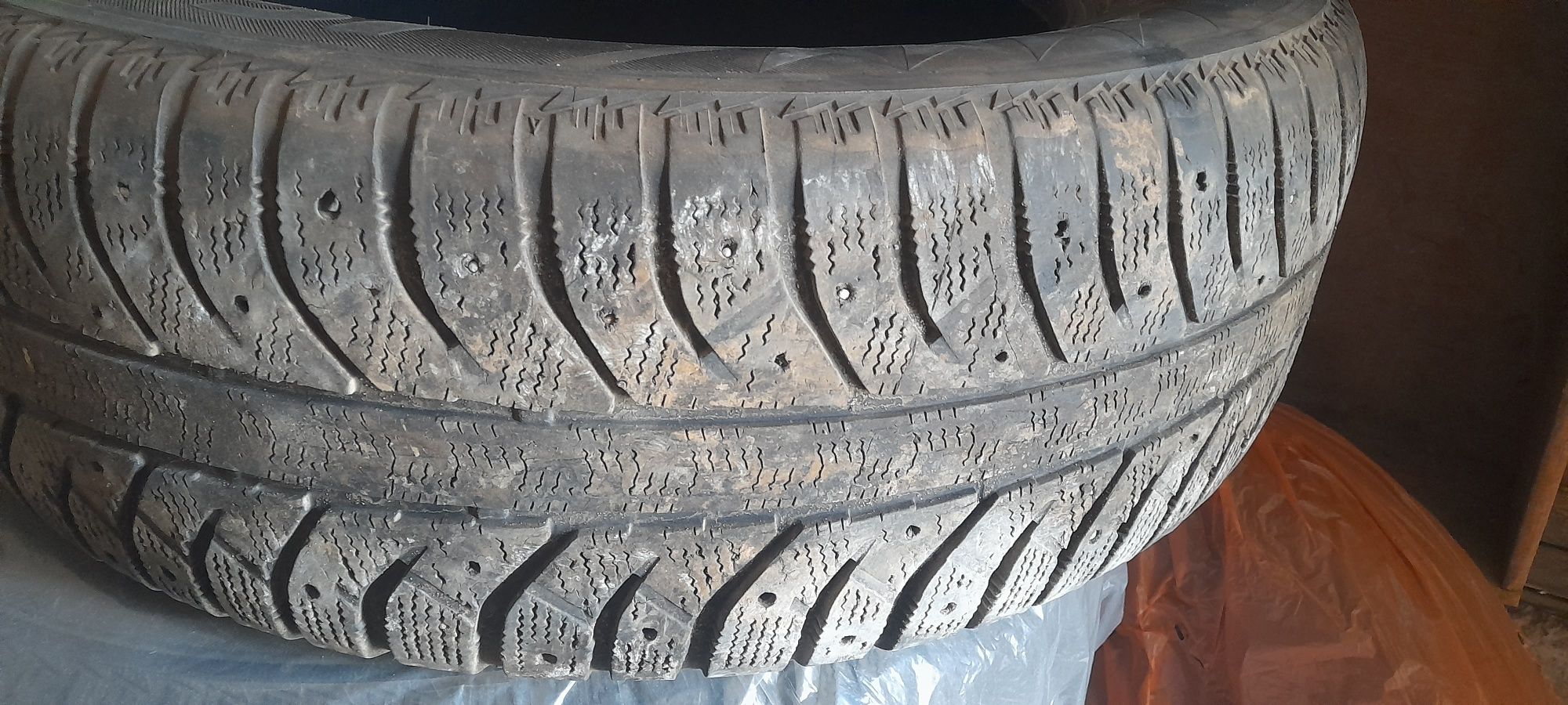 продам резину 225 на 65 на 17