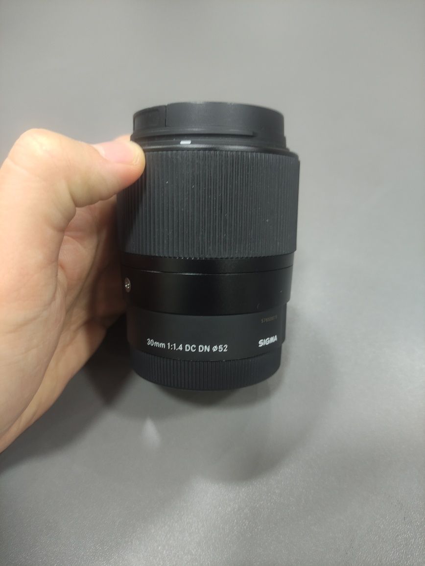 Sony a6400 + sigma 30mm f1.4