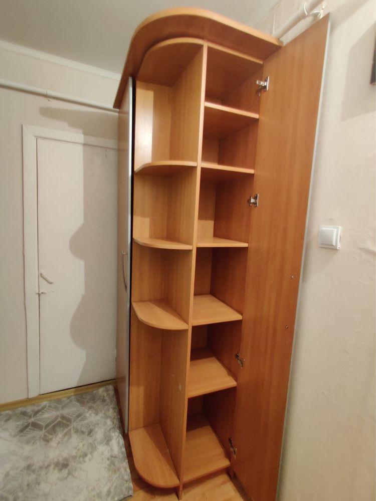 Продам шкаф вместительный