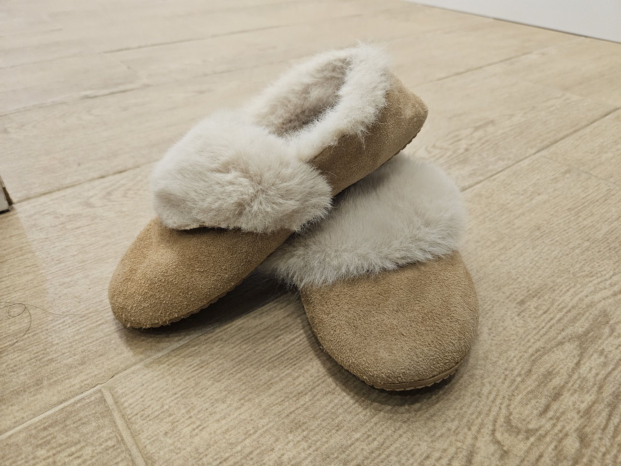 Детские кожаные тапочки с мехом  Zara Kids разм.30/31