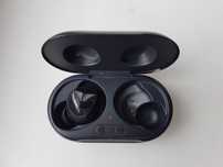 Продам кейс для зарядки безпроводных наушников Samsung Galaxy Buds