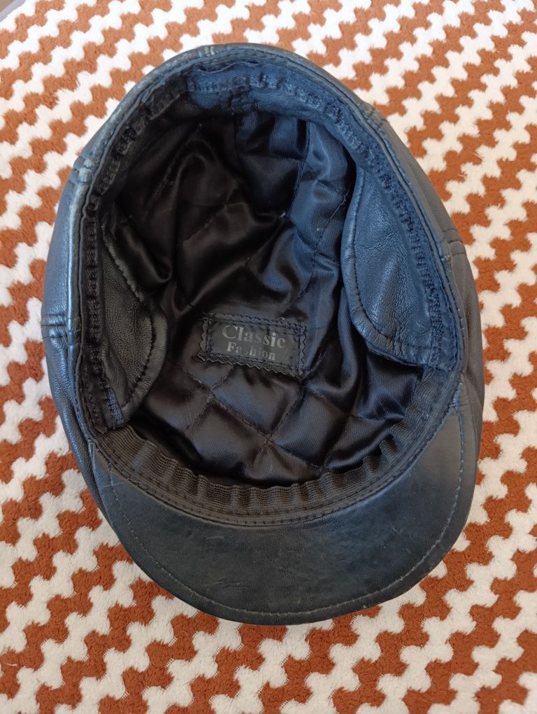 Продам стильную кепку из натуральной кожи Classic Fashion!