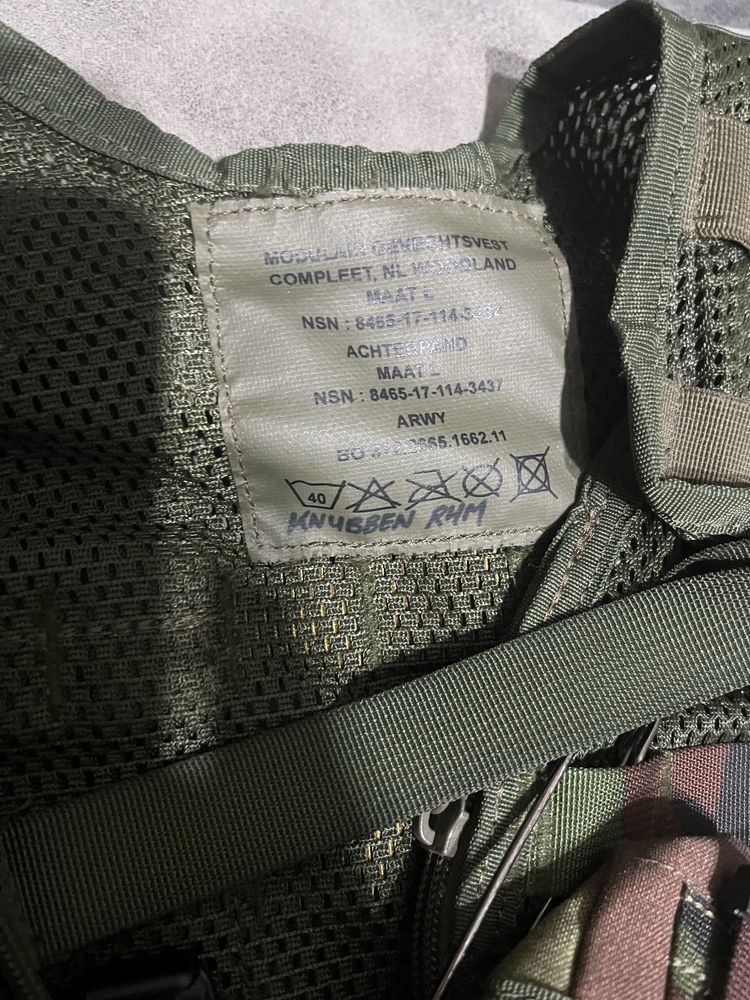 Продам жилет камуфляжный