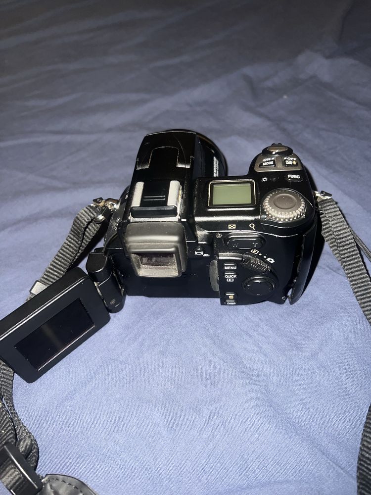 камера Nikon Coolpix 8700