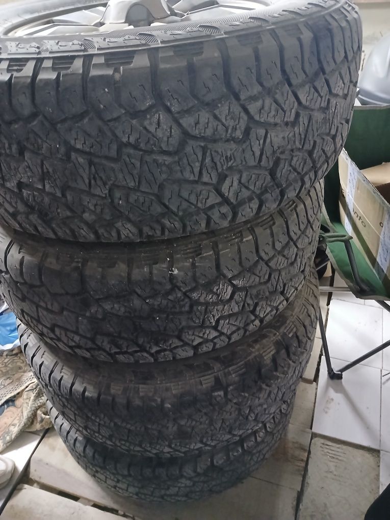 Диски с покрышками от land cruiser 200