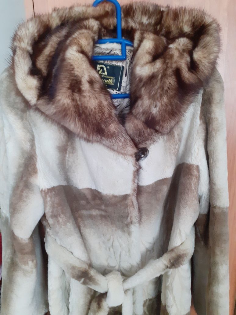 Продам шубу хорошее состояние