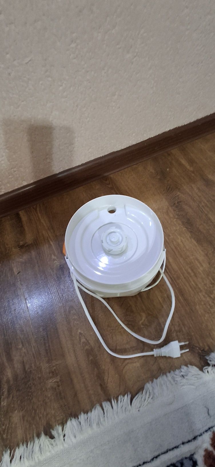 Почти новая соковыжималка Vitek VT‑1610 – 3000₸