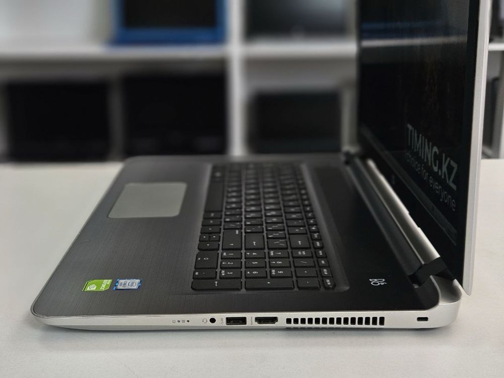 Офисный ноутбук HP Pavilion 17 - 17.3/Core i7-6500U/8GB/SSD 256GB/940M