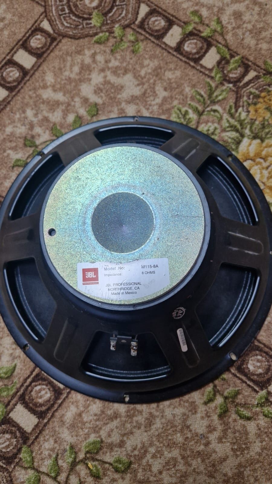 Продам базу, блок питания и 2 микрофона. И динамик от jbl 15 диаметр