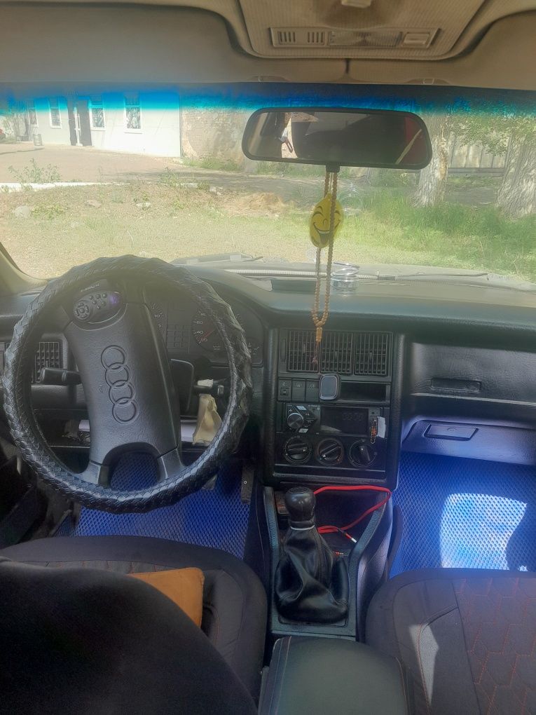 Продаю Ауди 80 б3