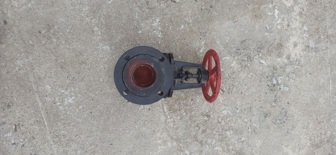 Задвижки чугунные новые DN 80 мм.