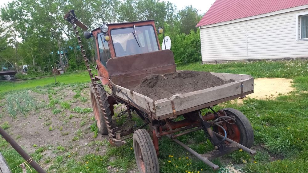 Продам трактор в полном комплекте и в хорошем состояний.