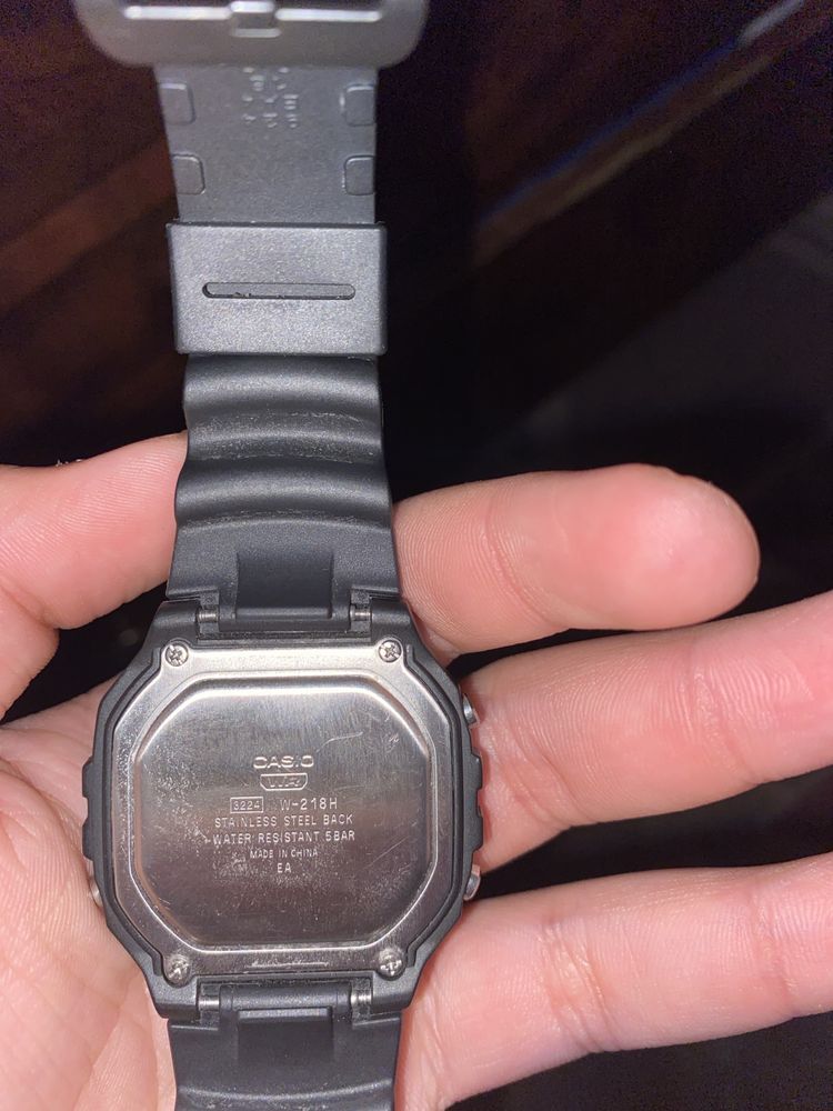 Часы Casio в хорошем состоянии.
