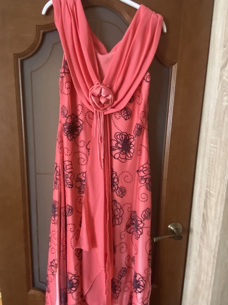 Продам шикарное платье