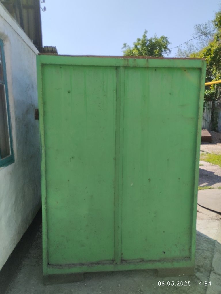 Продам контейнер 3-х тонник