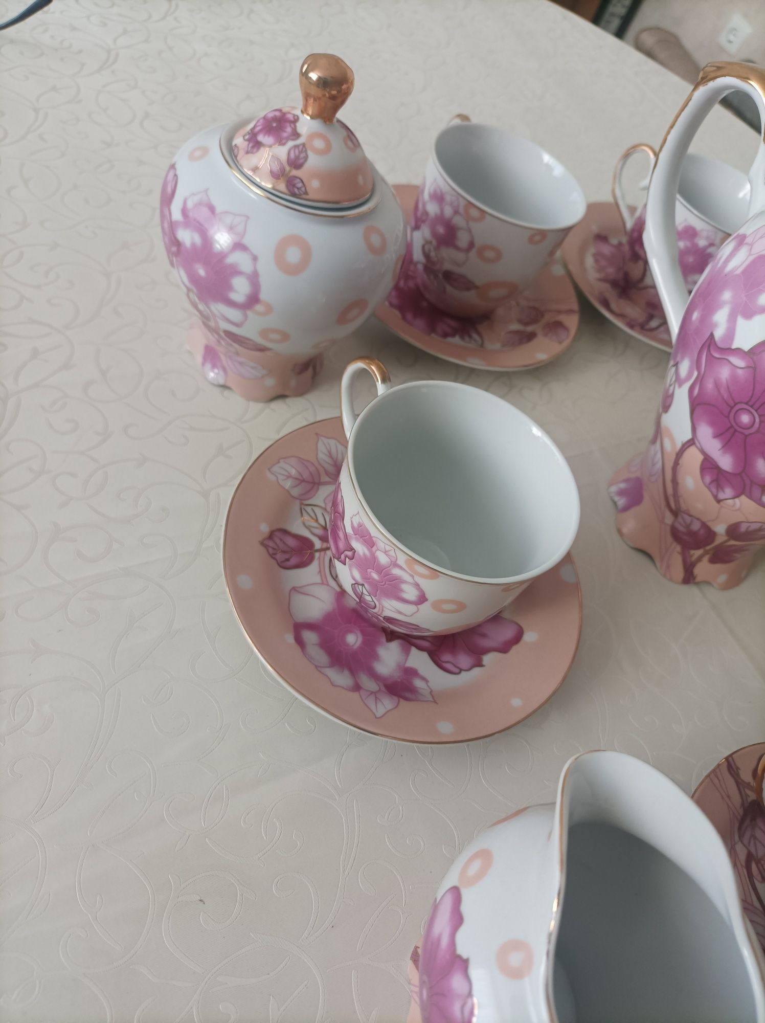 Продам шикарный чайный сервиз