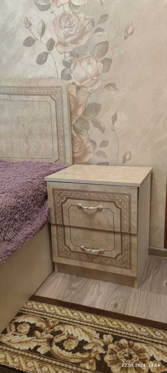 Продам спальный гарнитур.