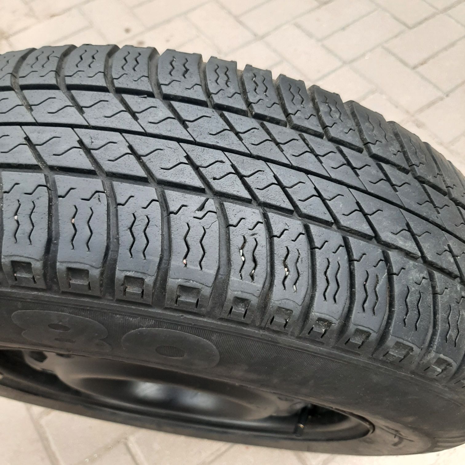 Продам одно колесо 175 80 r14