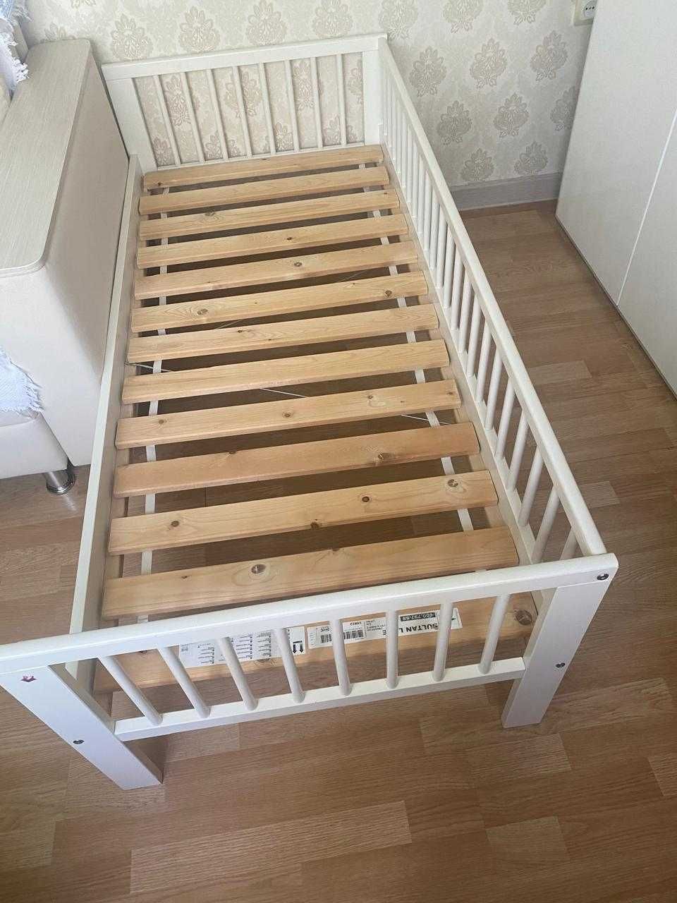 Детская кровать с матрасом