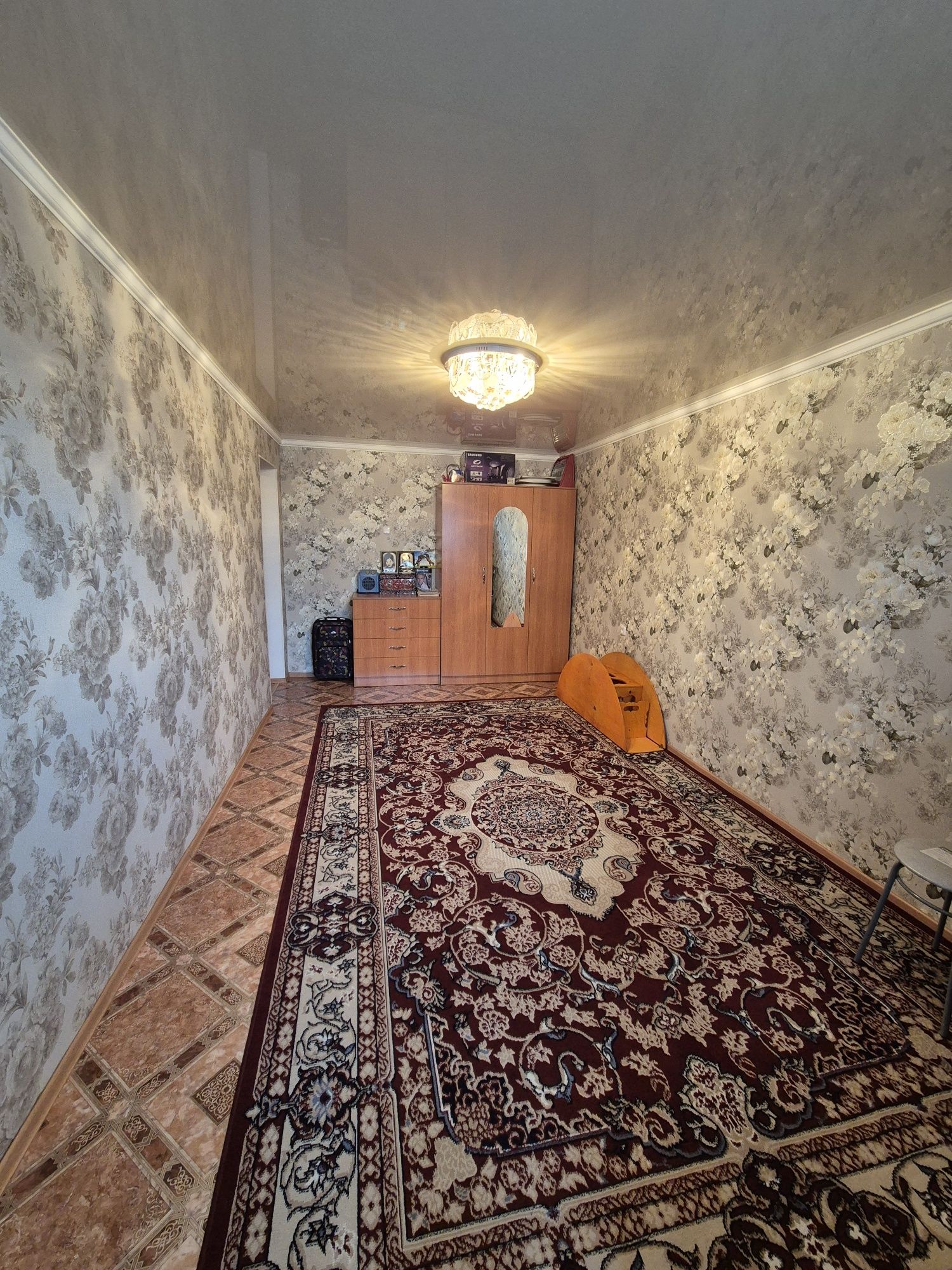 Екі бөлмелі үи сатылады