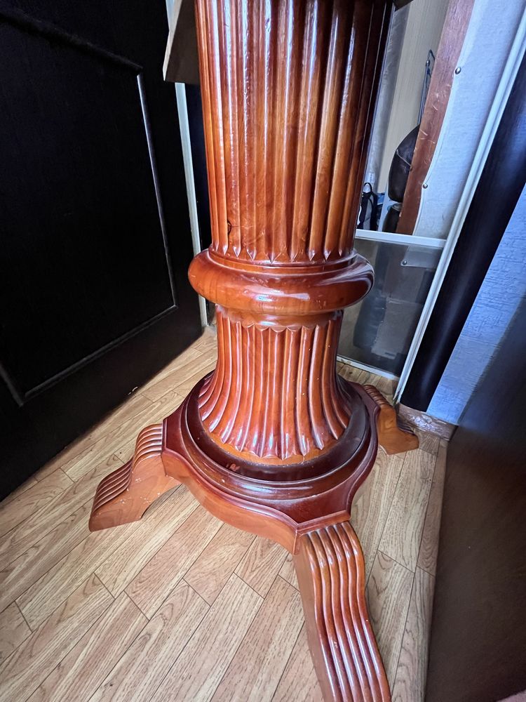 Продам стол и стулья