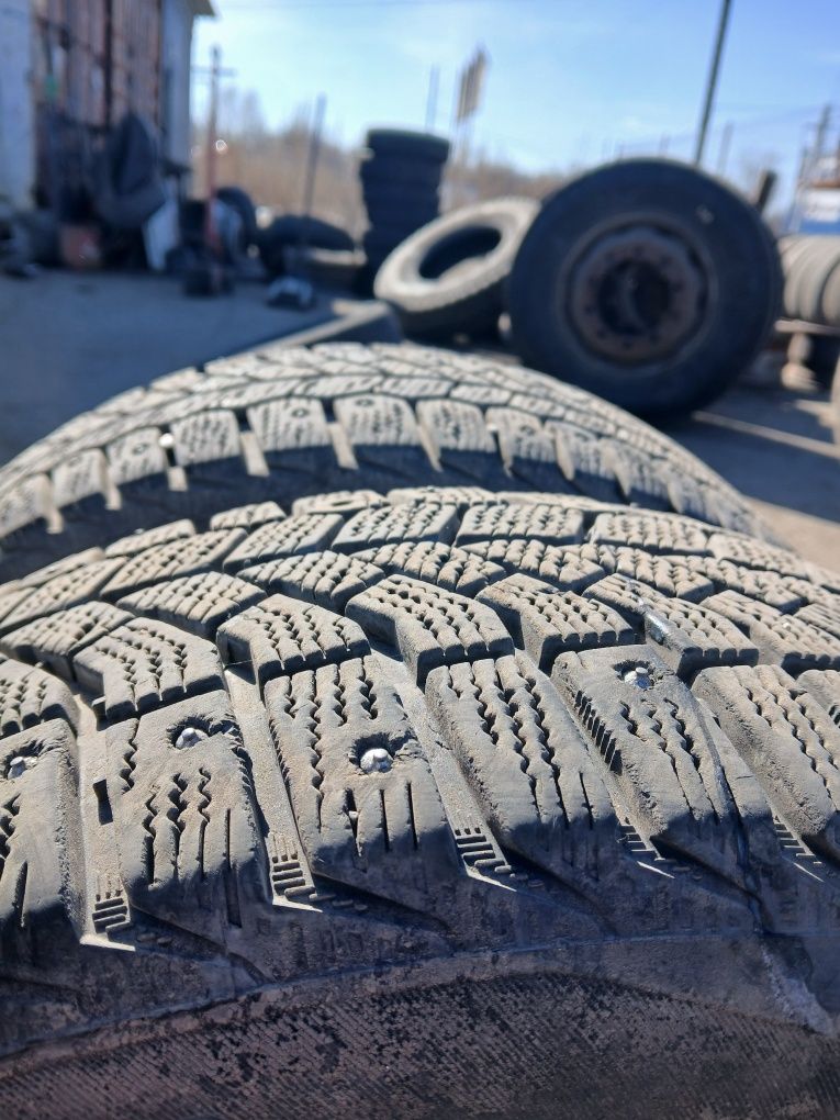 Продам резину зима можно лто отездит  шипов почти нет