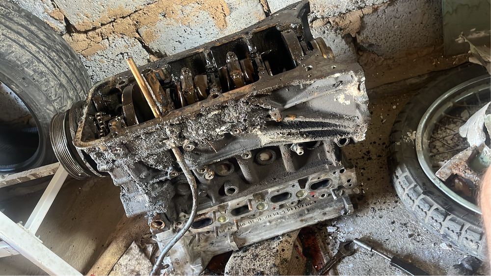 Двигатель м111 по запчастям есть все