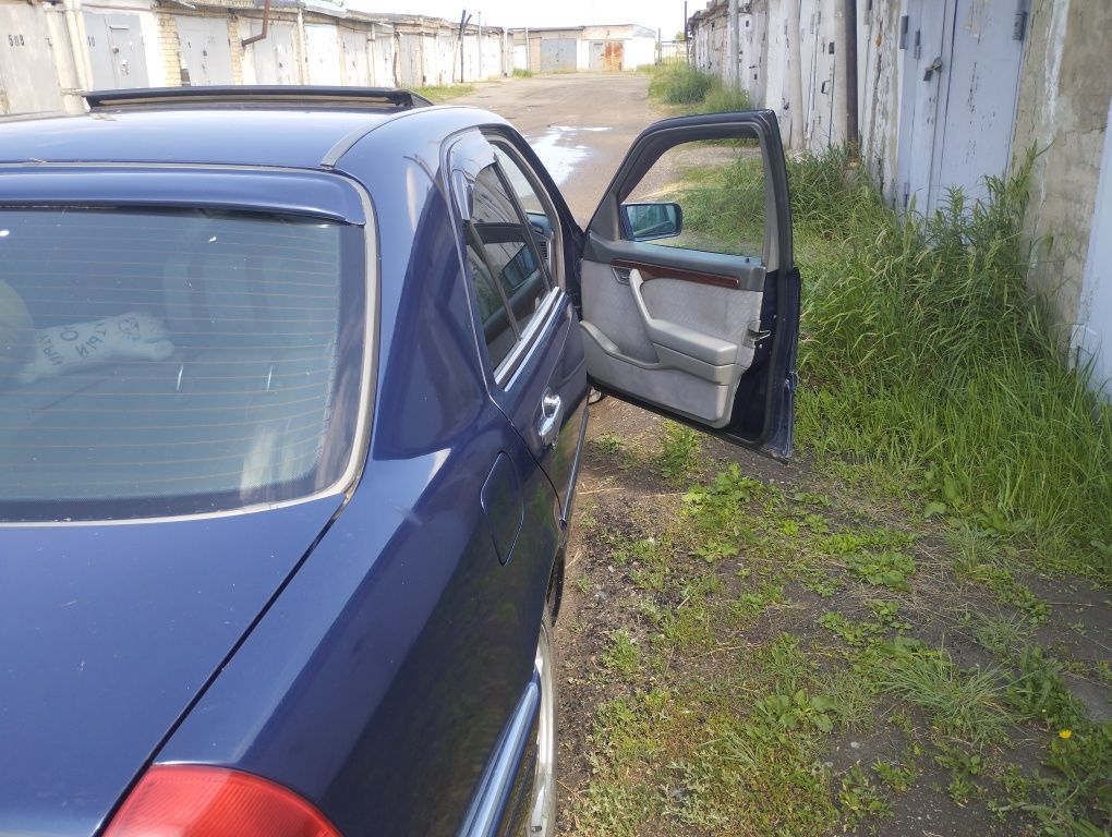 Продам Мерса с 180