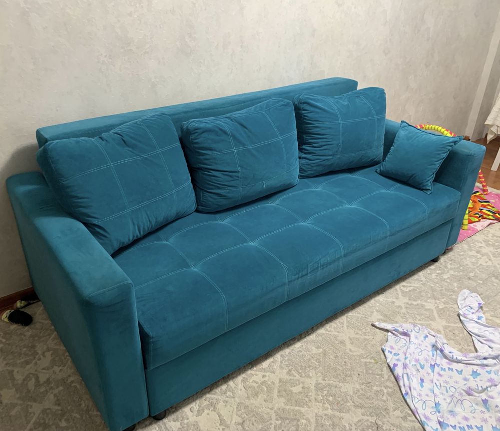 Продам диван в связи с перездом в хорошем состояние