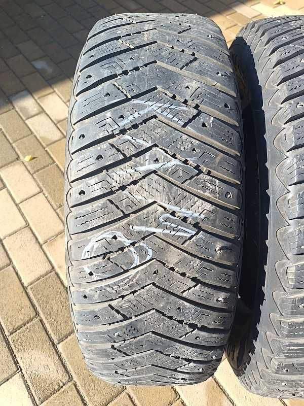 Шины 225/65 R17 - "GoodYear UltraGrip" (Германия), зимние.