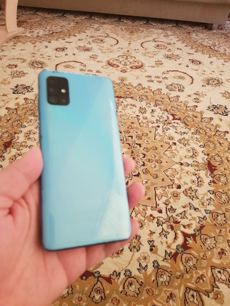 Samsung A51 идеальное состояние