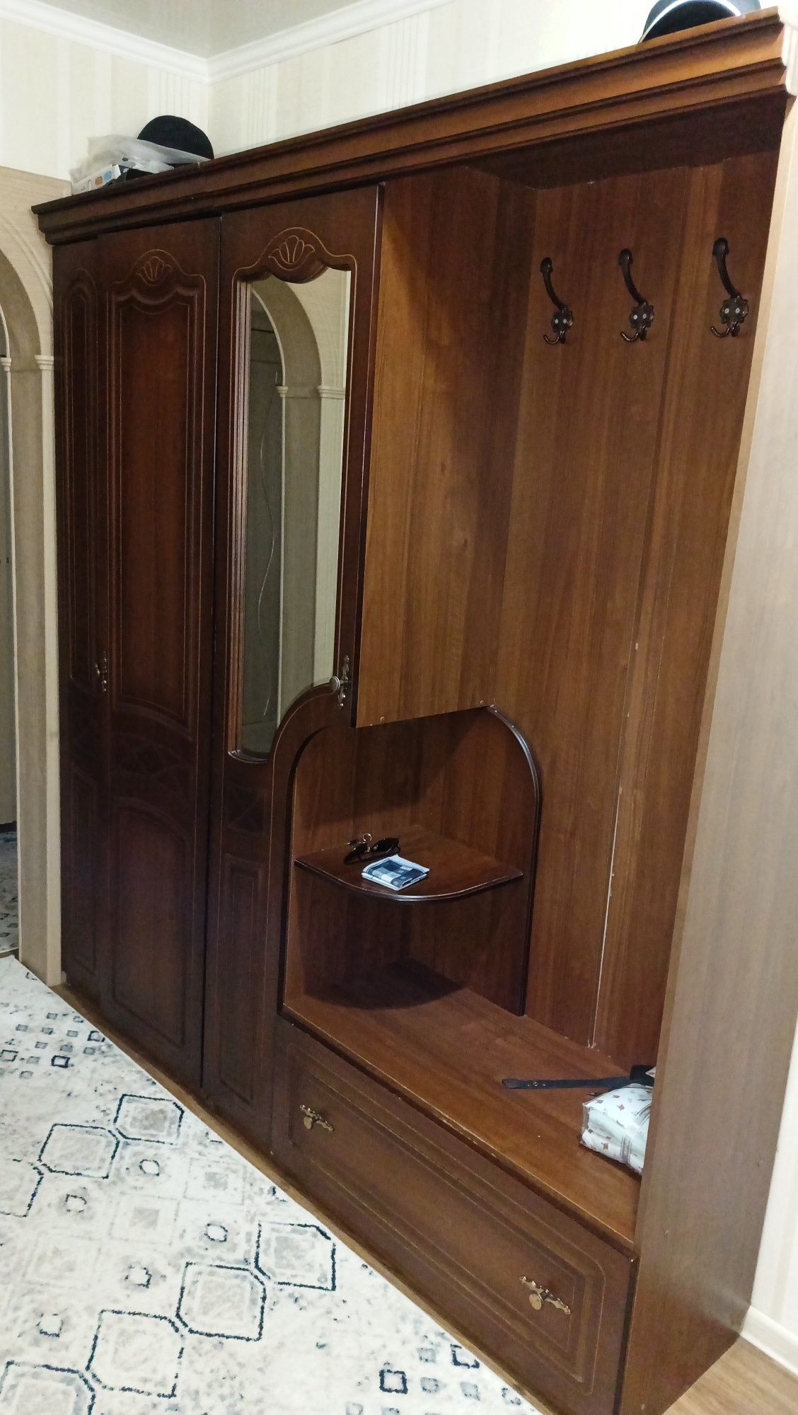 Продам Прихожую хорошего качества