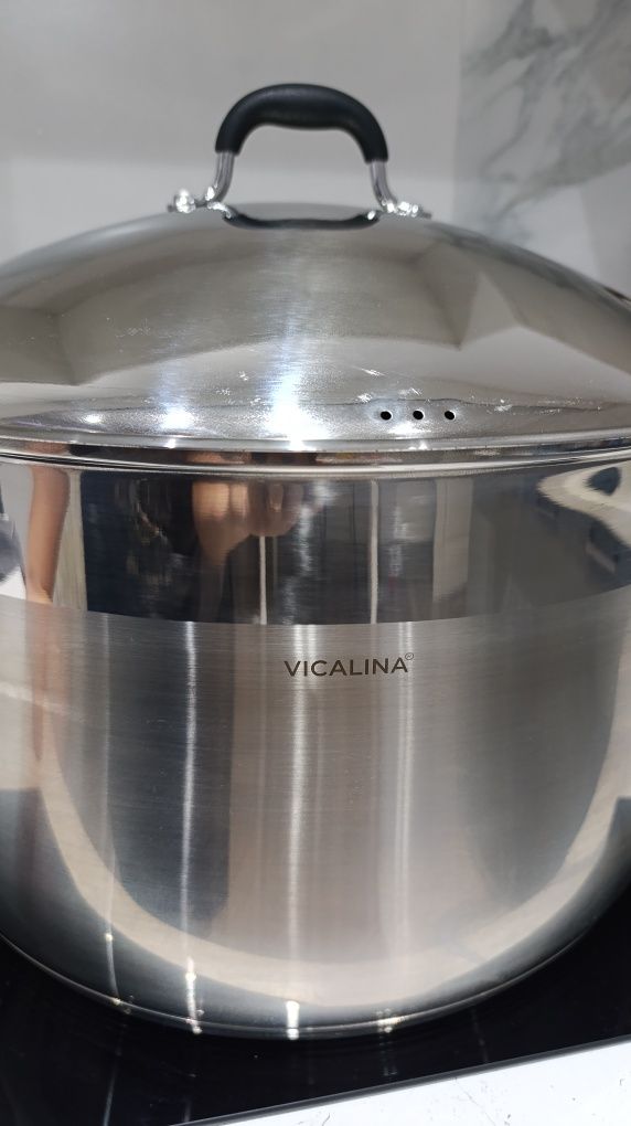 Продам кастрюлю большую