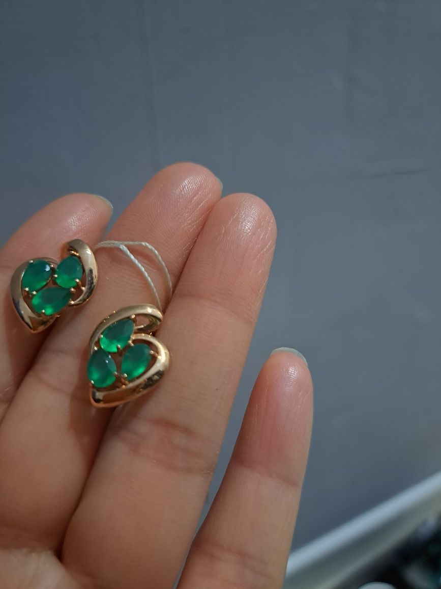 Продам золотые серёжки