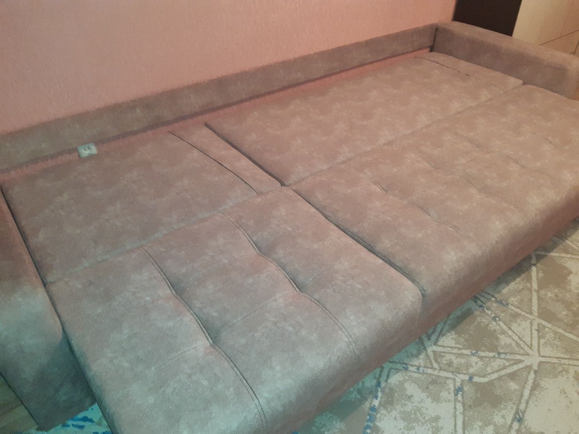 Продам диван в хорошем состоянии