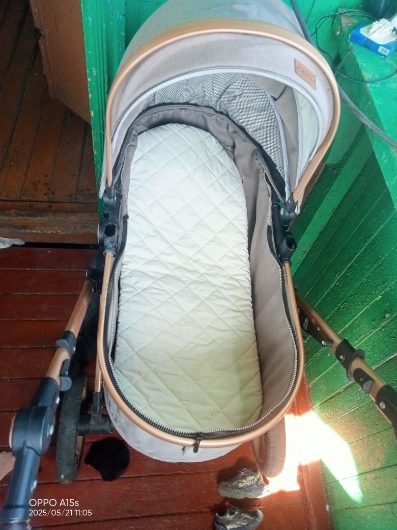 Продам классную коляску